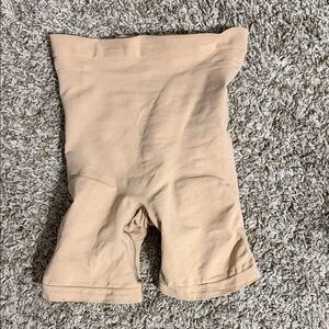 SKIMS BBL Shapewear Medium